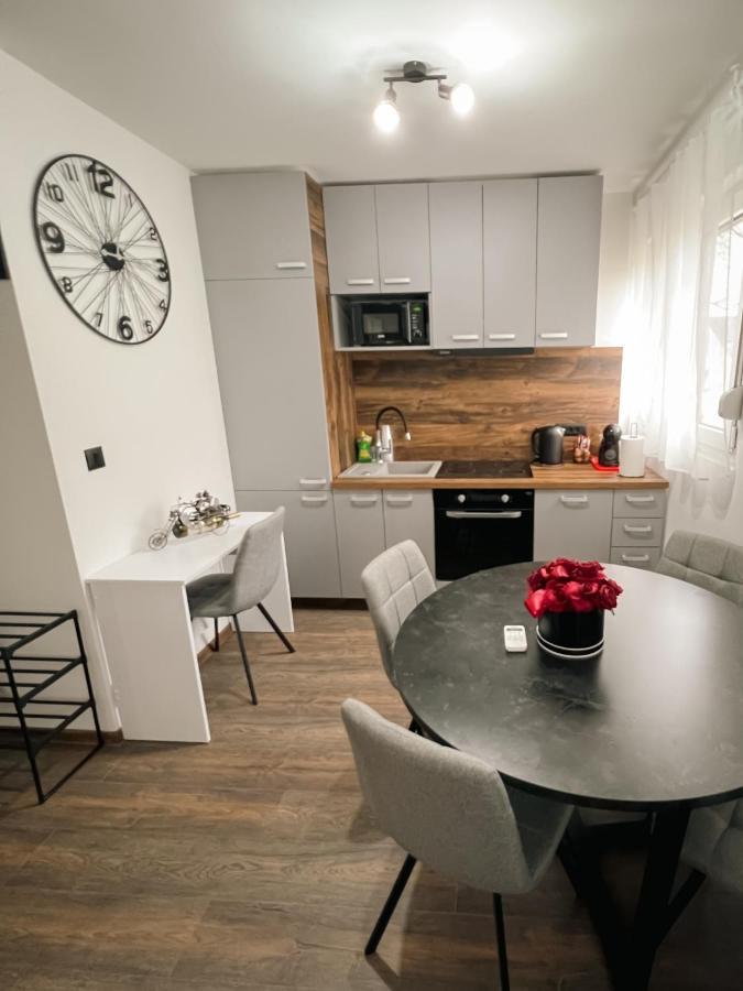 Vinkovci 1 Apartment ภายนอก รูปภาพ